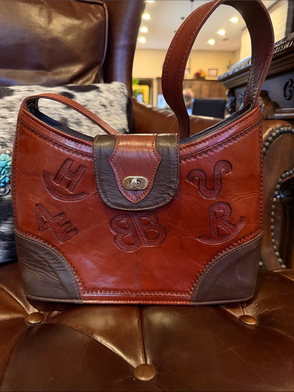 American West Two-Tone Brown Leather Shoulder Bag with Embossed Monograms BEAUTY - Picture 8 of 9